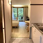 Siesta, Park & Pool Living 3* 卢松