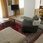 Siesta, Park & Pool Living 公寓式酒店 3*