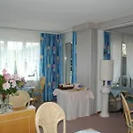 Siesta, Park & Pool Living 3* لوزون
