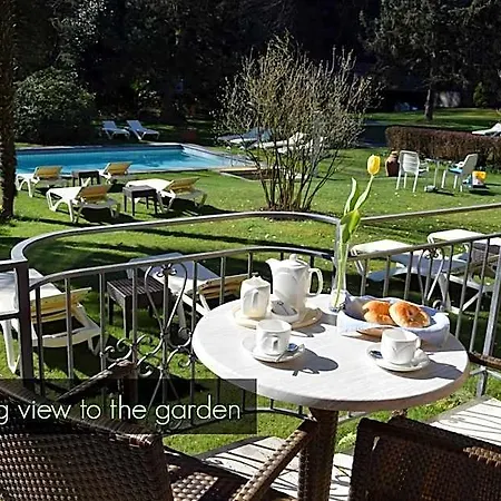 Siesta, Park & Pool Living Apartahotel