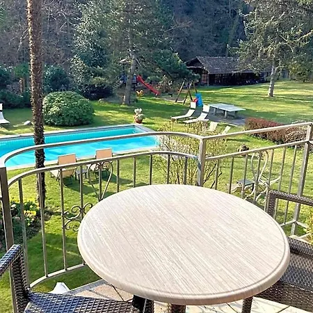 Siesta, Park & Pool Living Losone