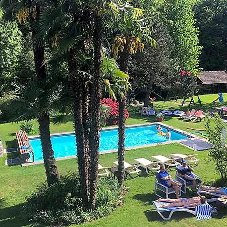 Apartahotel Siesta, Park & Pool Living