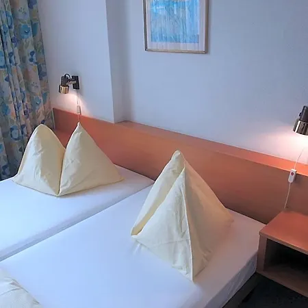 Siesta, Park & Pool Living Losone