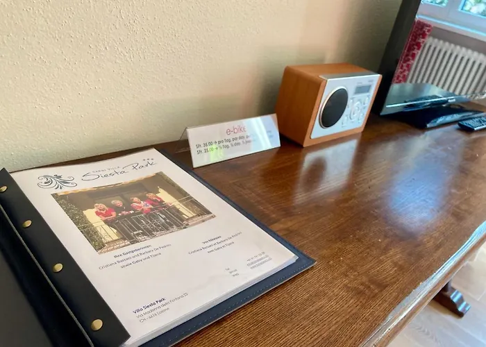 Siesta, Park & Pool Living