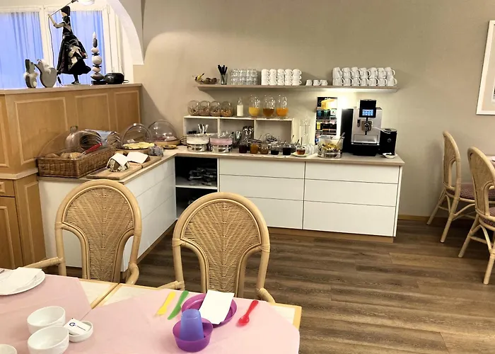 Siesta, Park & Pool Living Losone