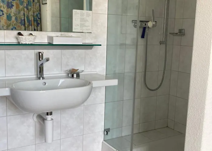 Siesta, Park & Pool Living