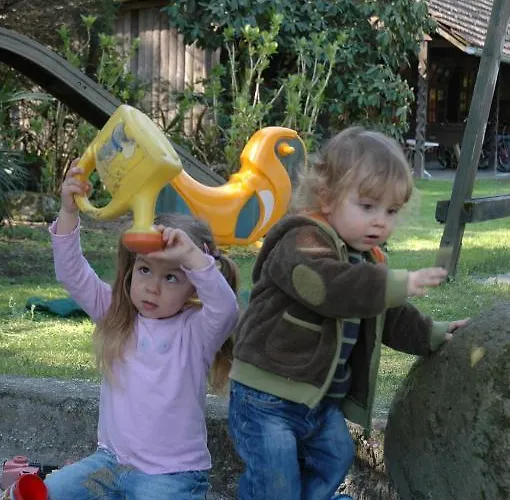 Siesta, Park & Pool Living