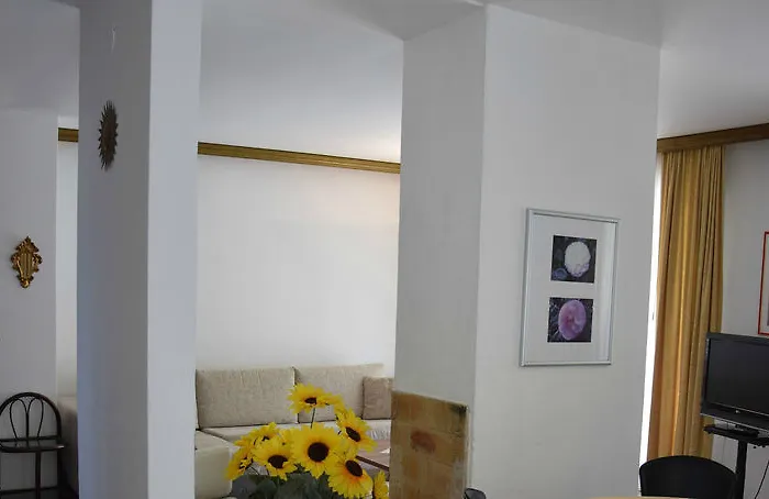 Siesta, Park & Pool Living アパートホテル 3*