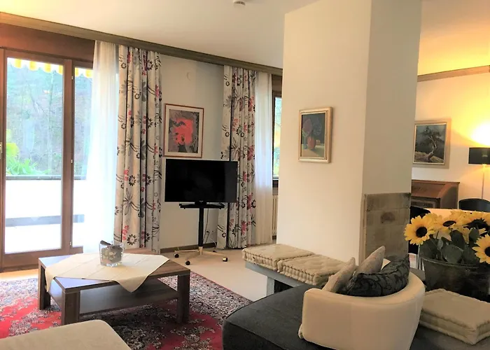 Siesta, Park & Pool Living لوزون