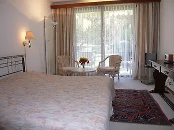 Siesta, Park & Pool Living