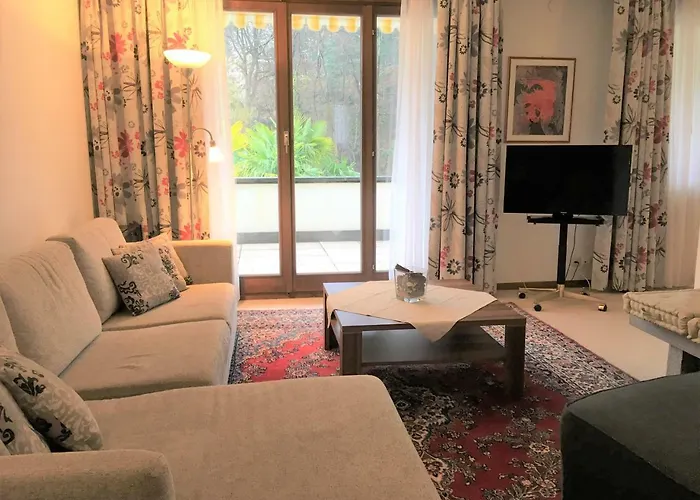 Siesta, Park & Pool Living 3* لوزون